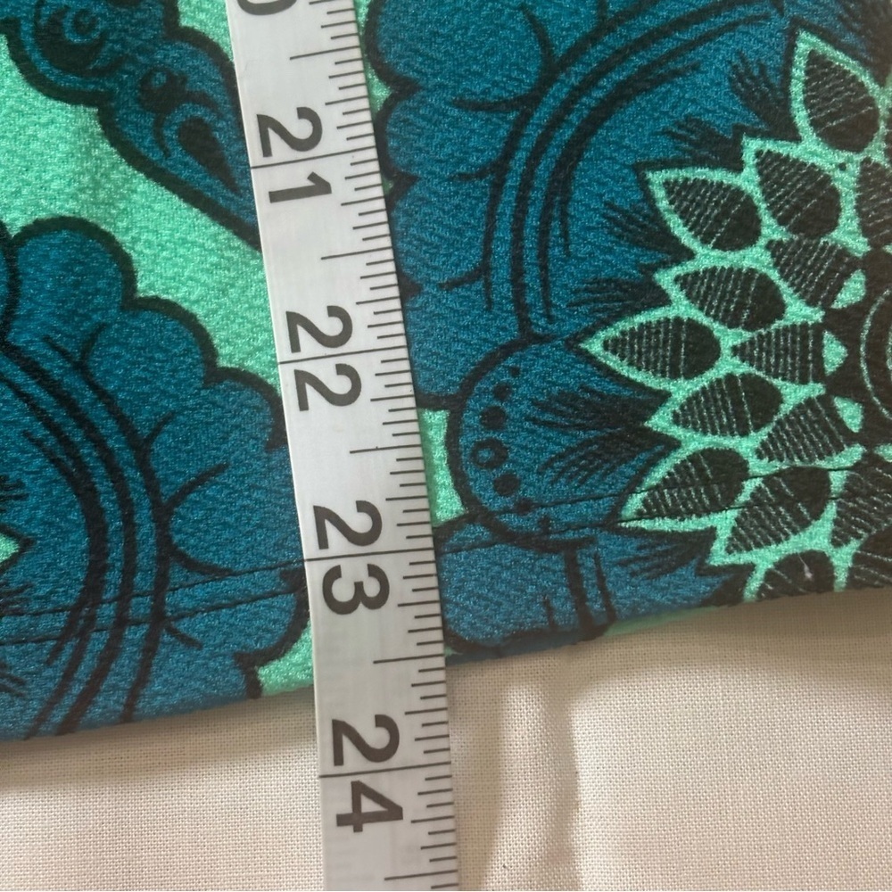 LuLaRoe Cassie Skirt XL Teal Mandala Geometric Pencil Skirt Stretch Work Office - Picture 4 of 5